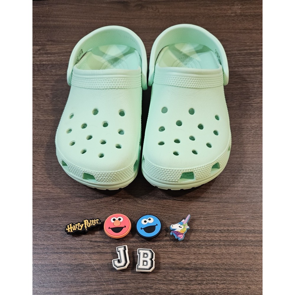 Crocs Classic Unisex Clog Mint Green Mens Size 6 Womens Size 8 + Jibbitz Charms